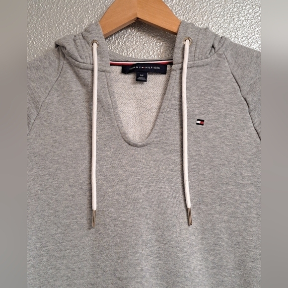 Tommy Hilfiger Grey Pullover Hoodie With Side Zippers   Size SP - Picture 2 of 9
